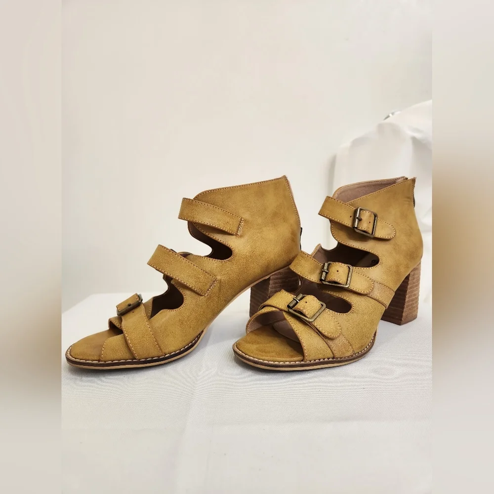 Beast Fashion Mustard Cutout Buckle Block Heel Sandals – Size 8.5 - Picture 3 of 10